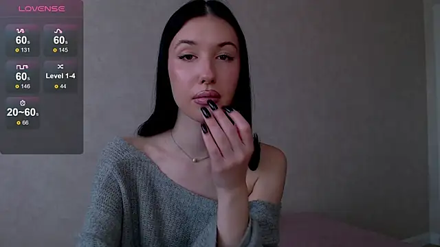 Isabella Fontana online show from 10/13/25, 07:52