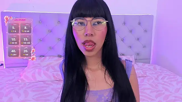 Snapshot of Nina_fox_0691 chatting on 10/11/25, 01:42 Nina fox 0691 online show from 10/11/25, 01:42