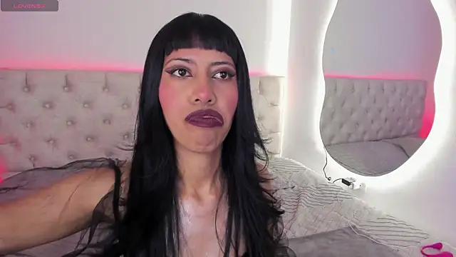 Snapshot of Nina_fox_0691 chatting on 11/13/25, 12:37 Nina fox 0691 online show from 11/13/25, 12:37