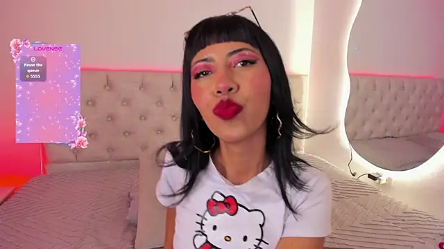 Snapshot of Nina_fox_0691 chatting on 11/15/25, 02:24 Nina fox 0691 online show from 11/15/25, 02:24