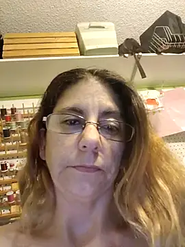 Snapshot of 1988beth chatting on 10/10/25, 11:15 1988beth online show from 10/10/25, 11:15