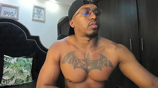 Snapshot of DenzelRios chatting on 11/08/25, 07:23 DenzelRios online show from 11/08/25, 07:23