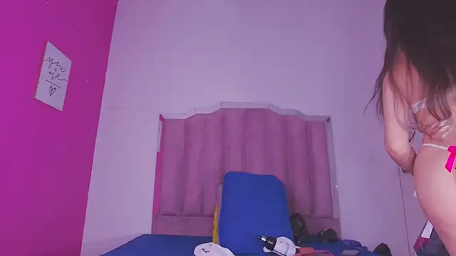 lilylovely  online show from 11/11/25, 07:14