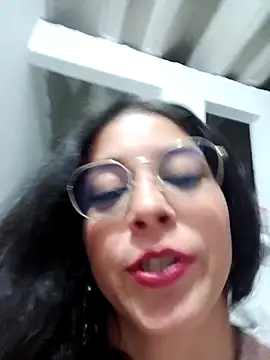 Snapshot of Eloisa_smith chatting on 10/10/25, 04:33 Eloisa smith online show from 10/10/25, 04:33