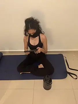 alicacua online show from 10/30/25, 04:03