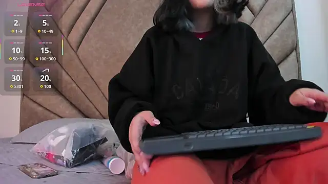 Mythical Girl online show from 10/15/25, 07:03