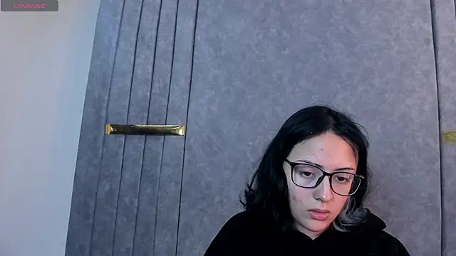 Mythical Girl online show from 10/18/25, 01:34