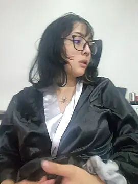 Mythical Girl online show from 10/31/25, 03:07