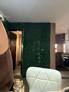 Mythical Girl online show from 11/19/25, 07:25