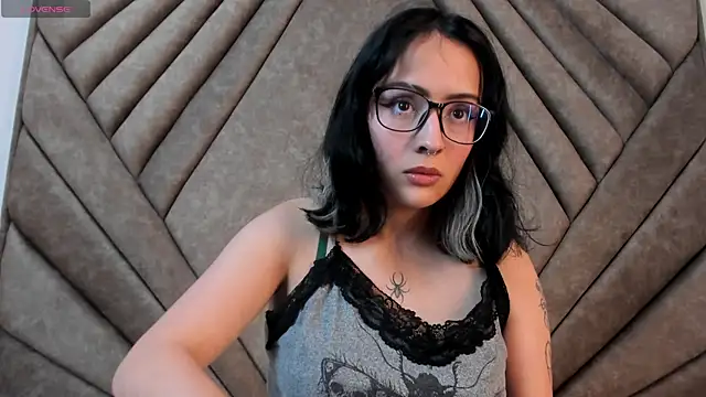 Mythical Girl online show from 11/22/25, 01:48