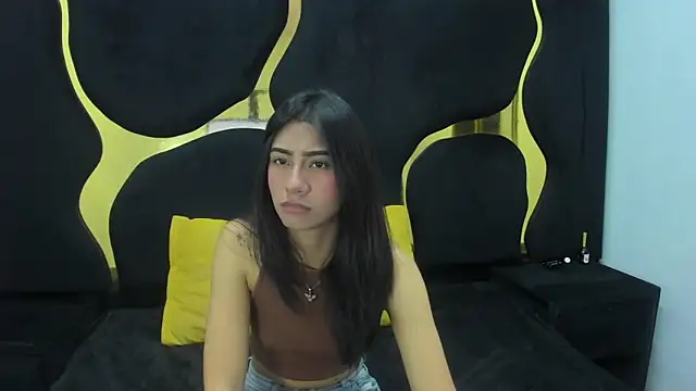 Snapshot of Mia_clark18 chatting on 10/22/25, 05:02 Mia clark18 online show from 10/22/25, 05:02