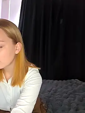 Sweet Little Lie online show from 10/14/25, 02:23