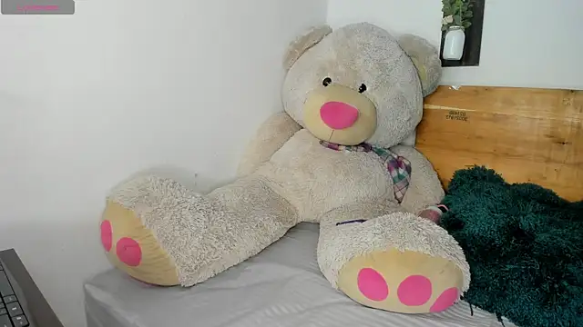 marilyn arab online show from 10/27/25, 01:15