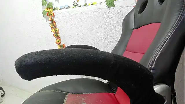 Snapshot of soffycarter1 chatting on 10/28/25, 10:56 soffycarter1 online show from 10/28/25, 10:56