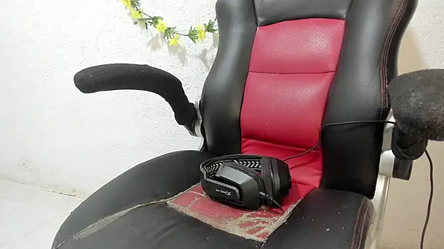 Snapshot of soffycarter1 chatting on 11/10/25, 11:37 soffycarter1 online show from 11/10/25, 11:37