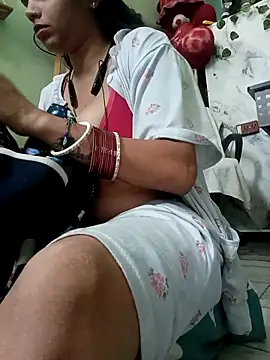 Snapshot of Parya_109 chatting on 10/26/25, 08:42 Parya 109 online show from 10/26/25, 08:42