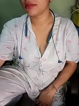 Snapshot of Parya_109 chatting on 11/13/25, 12:48 Parya 109 online show from 11/13/25, 12:48