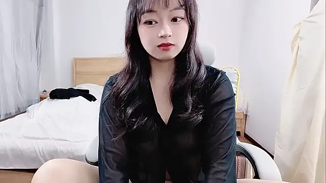 Snapshot of XX-XXBB chatting on 10/14/25, 10:16 XX-XXBB online show from 10/14/25, 10:16