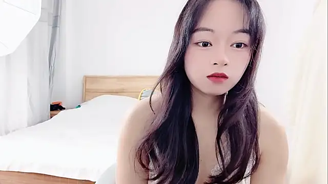 Snapshot of XX-XXBB chatting on 10/15/25, 03:06 XX-XXBB online show from 10/15/25, 03:06