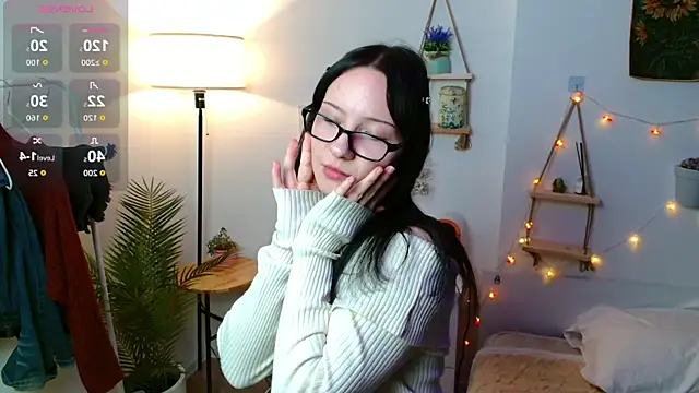 Snapshot of Kira2Kiss chatting on 11/09/25, 07:45 Kira2Kiss online show from 11/09/25, 07:45