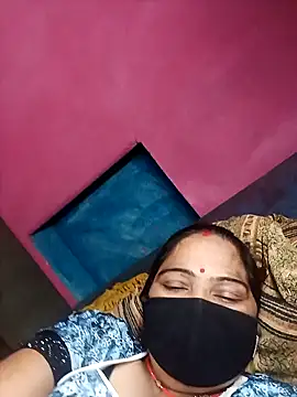 Snapshot of Ut_kanchna chatting on 10/12/25, 12:31 Ut kanchna online show from 10/12/25, 12:31