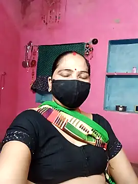 Snapshot of Ut_kanchna chatting on 10/14/25, 11:33 Ut kanchna online show from 10/14/25, 11:33