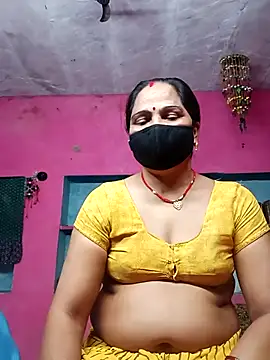 Snapshot of Ut_kanchna chatting on 10/15/25, 11:43 Ut kanchna online show from 10/15/25, 11:43