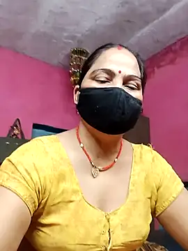 Snapshot of Ut_kanchna chatting on 10/15/25, 11:49 Ut kanchna online show from 10/15/25, 11:49