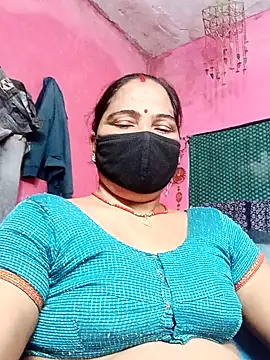 Snapshot of Ut_kanchna chatting on 10/18/25, 12:57 Ut kanchna online show from 10/18/25, 12:57