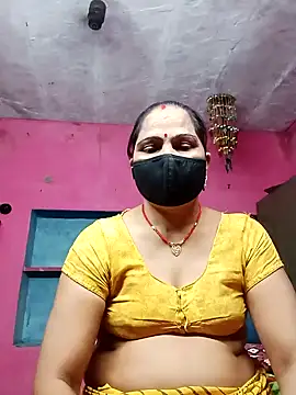 Snapshot of Ut_kanchna chatting on 10/18/25, 01:01 Ut kanchna online show from 10/18/25, 01:01