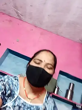 Snapshot of Ut_kanchna chatting on 10/19/25, 01:06 Ut kanchna online show from 10/19/25, 01:06