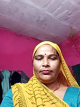 Snapshot of Ut_kanchna chatting on 10/19/25, 01:56 Ut kanchna online show from 10/19/25, 01:56