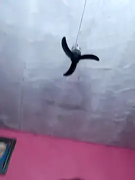 Snapshot of Ut_kanchna chatting on 10/21/25, 12:11 Ut kanchna online show from 10/21/25, 12:11