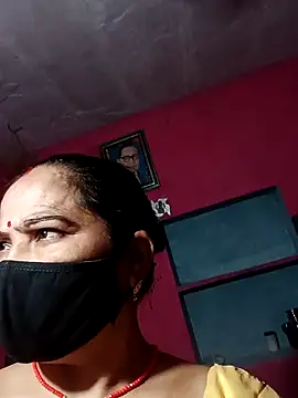 Snapshot of Ut_kanchna chatting on 10/22/25, 02:17 Ut kanchna online show from 10/22/25, 02:17