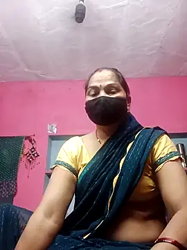 Snapshot of Ut_kanchna chatting on 10/25/25, 10:59 Ut kanchna online show from 10/25/25, 10:59