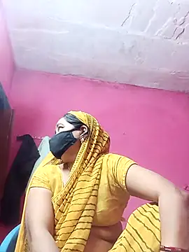 Snapshot of Ut_kanchna chatting on 10/27/25, 12:26 Ut kanchna online show from 10/27/25, 12:26