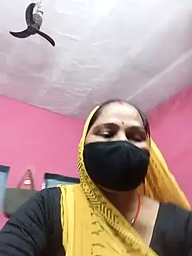 Snapshot of Ut_kanchna chatting on 11/08/25, 01:11 Ut kanchna online show from 11/08/25, 01:11