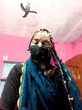 Snapshot of Ut_kanchna chatting on 11/11/25, 12:54 Ut kanchna online show from 11/11/25, 12:54