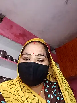 Snapshot of Ut_kanchna chatting on 11/17/25, 02:12 Ut kanchna online show from 11/17/25, 02:12