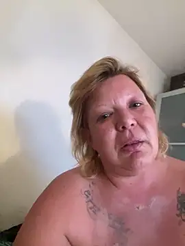 Snapshot of llavidaloca chatting on 10/07/25, 12:46 llavidaloca online show from 10/07/25, 12:46