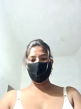 Hot radhaji online show from 10/17/25, 10:51