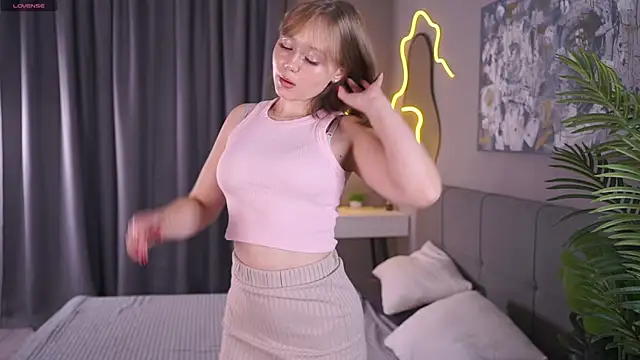 lorapalmerry online show from 10/12/25, 03:11