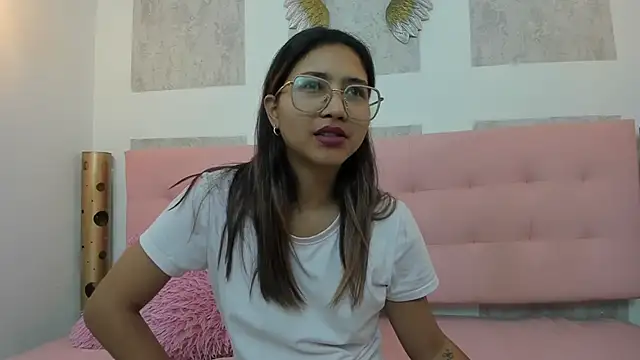 Snapshot of SamanthaFox_8 chatting on 10/21/25, 11:22 SamanthaFox 8 online show from 10/21/25, 11:22