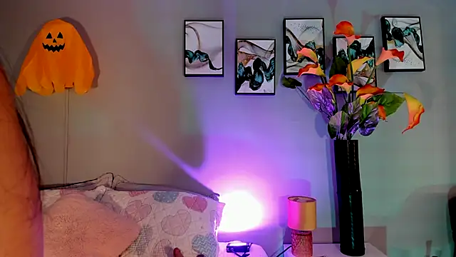 Jenn W online show from 10/24/25, 12:12