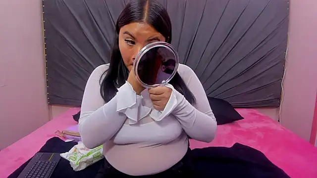 saray-Rousse online show from 10/17/25, 01:57