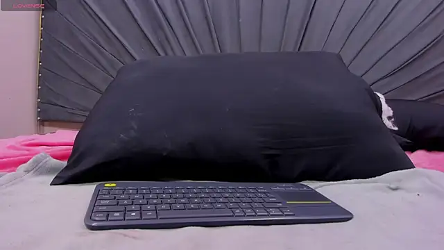 saray-Rousse online show from 11/05/25, 05:02