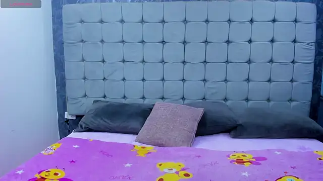 saray-Rousse online show from 11/26/25, 03:02