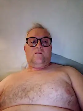 macdut67 online show from 10/08/25, 08:34