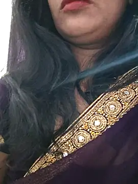 Snapshot of Janu-hasena chatting on 10/26/25, 05:08 Janu-hasena online show from 10/26/25, 05:08