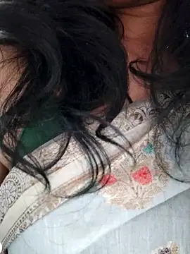 Snapshot of Janu-hasena chatting on 11/12/25, 06:19 Janu-hasena online show from 11/12/25, 06:19